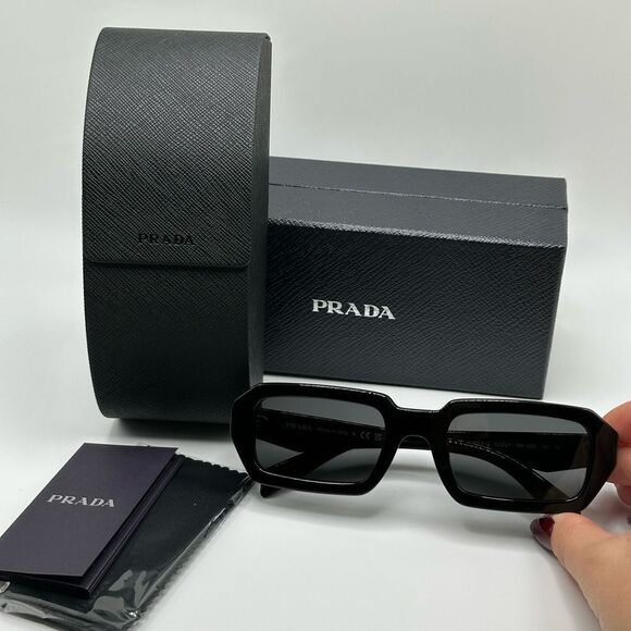 PRADA Sunglasses PRA12S 16K08Z Black/Dark Grey Unisex NEW - Picture 11 of 12